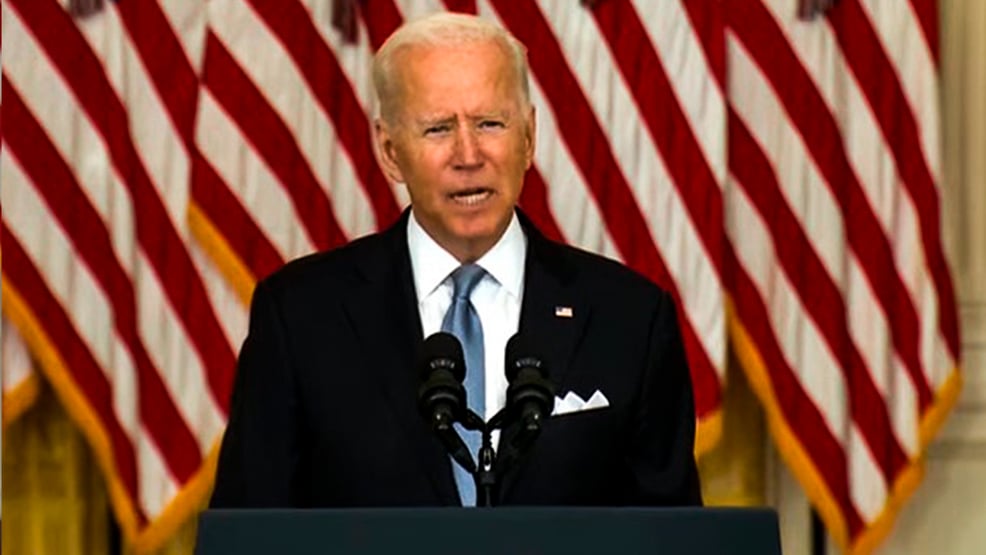 Biden chama militares mortos em Cabul de heróis e diz que terroristas vão pagar