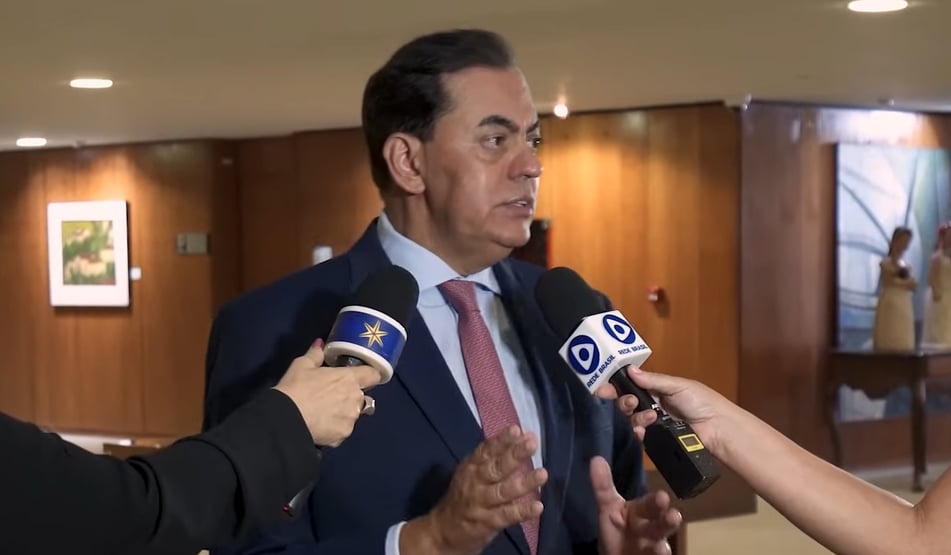 Cármen garante silêncio a Marcos Tolentino