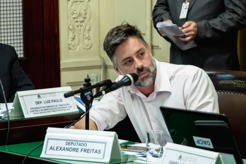 Novo expulsa deputado estadual Alexandre Freitas, do RJ