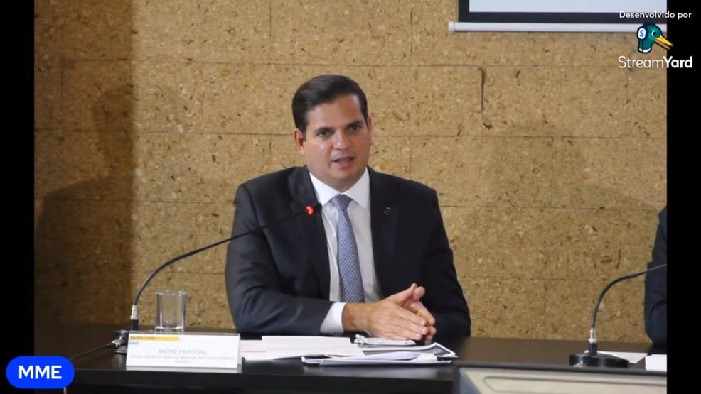 “A recomendação que a gente faz é evitar banho demorado”, diz diretor da Aneel