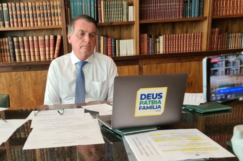 Bolsonaro diz que vai sancionar “meros” R$ 3 bilhões para o fundão eleitoral