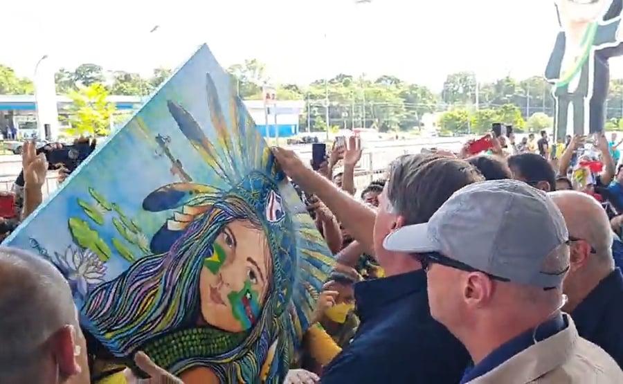 Jair Bolsonaro desembarca em Manaus