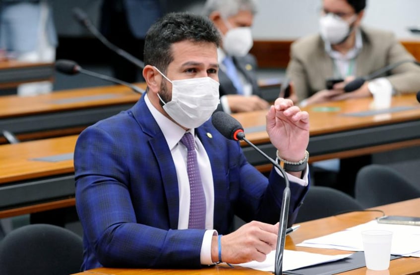 Entrevista: “Quem vai ganhar é o consumidor”, diz relator do projeto de privatização dos Correios