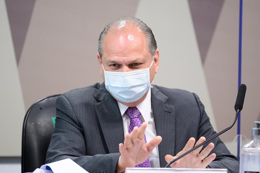 Barros diz que, se pudesse, não teria tomado vacina