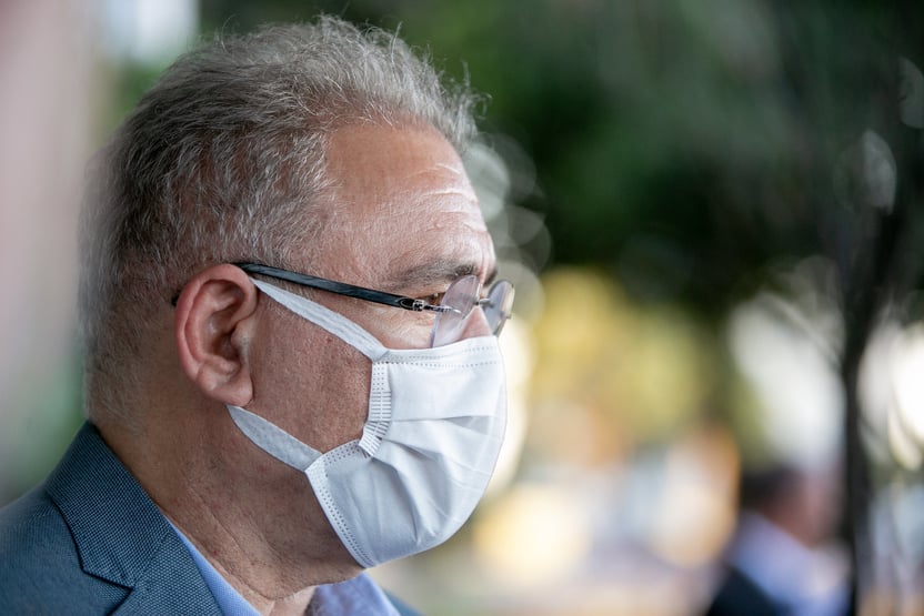 Queiroga critica municípios que liberaram combinação de vacinas