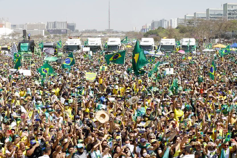 Secretária que se reuniu com organizadores do 7 de Setembro é demitida