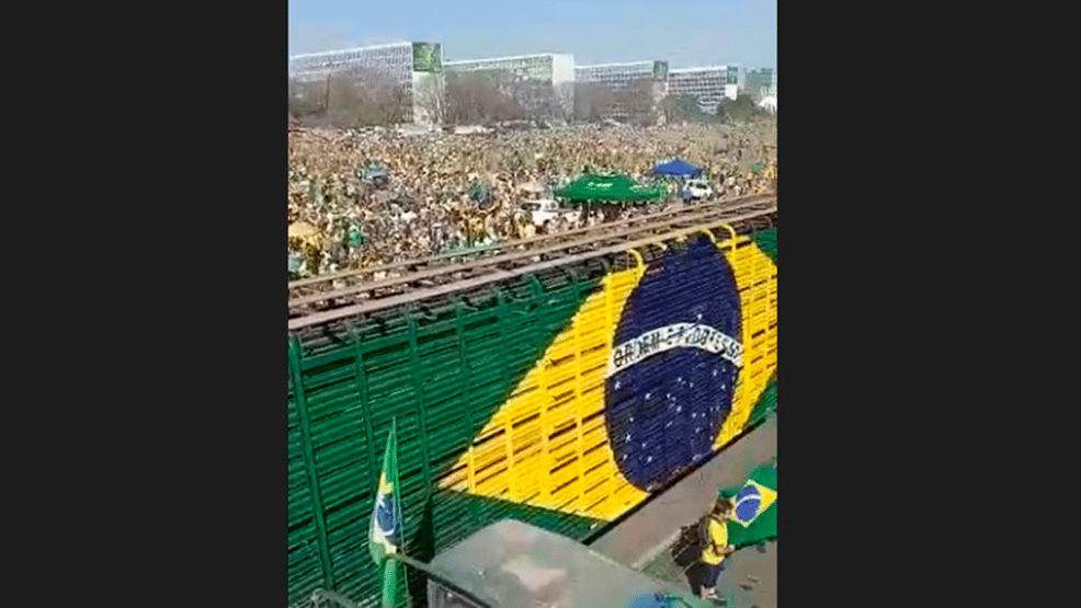 O efeito dos caminhões nos protestos bolsonaristas