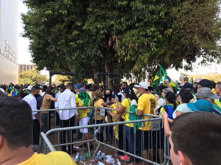 Estimativa de público em Brasília equivale a 5% do previsto, diz jornal