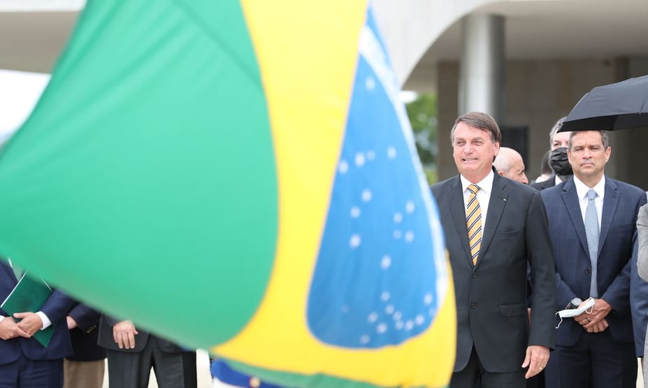 Bolsonaro receberá ministros no Alvorada antes de protestos