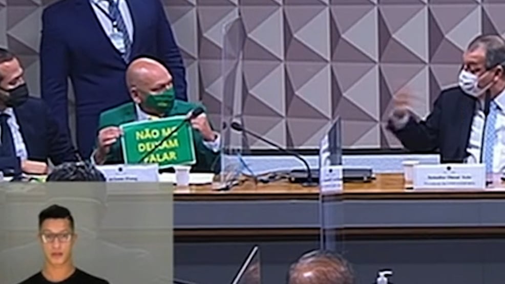 Omar Aziz expulsa advogado de Hang; sessão da CPI é suspensa