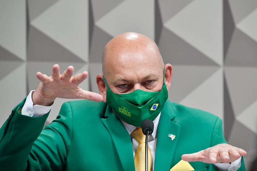 Twitter bloqueia conta do empresário bolsonarista Luciano Hang