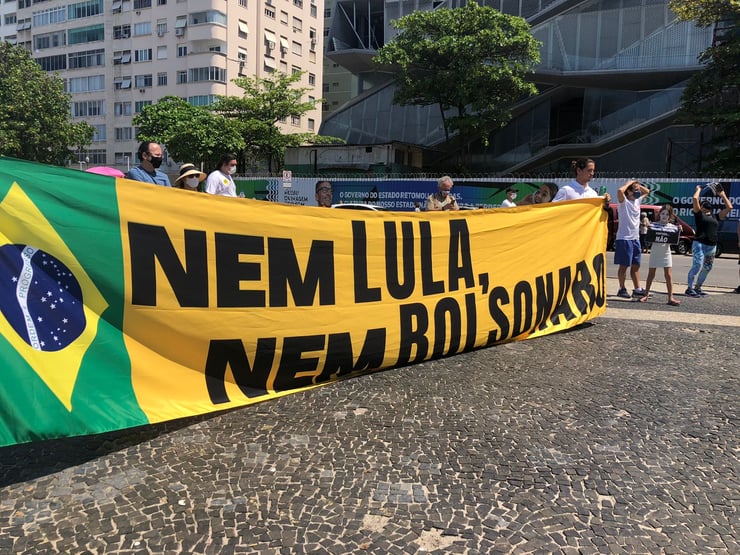 “As ideologias políticas lotearam as ideias do país”