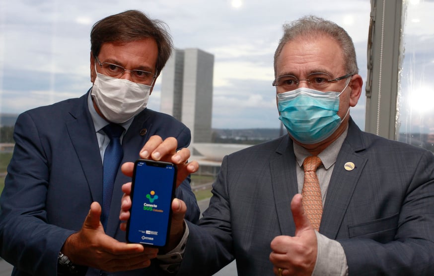Bolsonaro critica obrigatoriedade, mas certificado de vacinação é emitido pelo governo