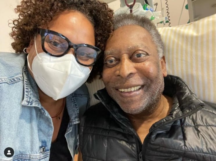 “Ele está se recuperando bem e dentro do quadro normal”, diz filha de Pelé