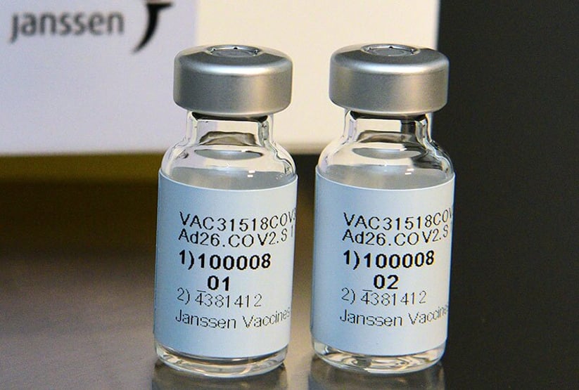 Janssen: se aplicada em 2 doses, desempenho se aproxima das vacinas da Pfizer e Moderna