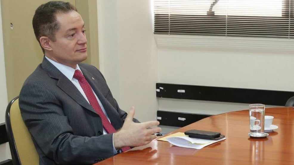 Procurador bolsonarista tenta derrubar “passaporte da vacina” na Defensoria Pública