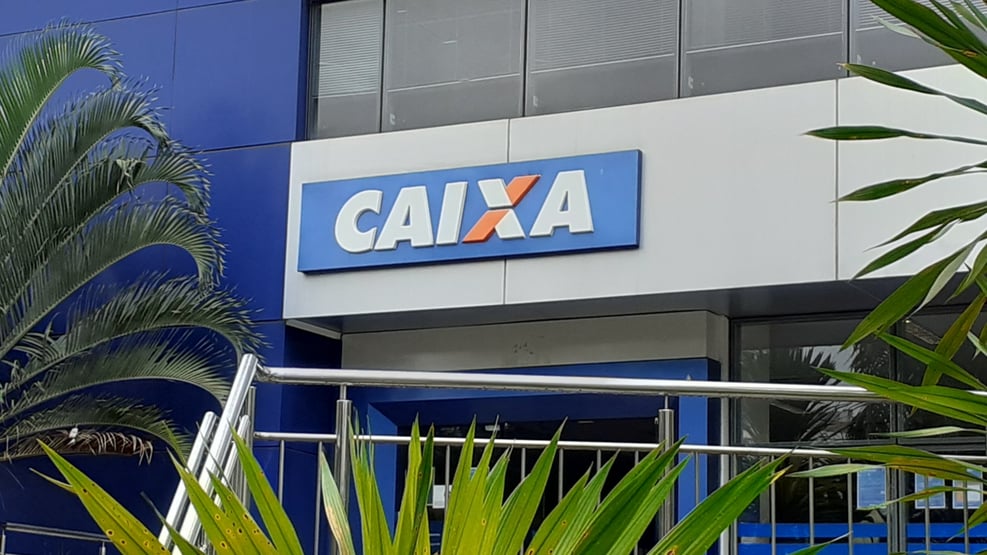 Lucro da Caixa cai 48,8% no terceiro trimestre