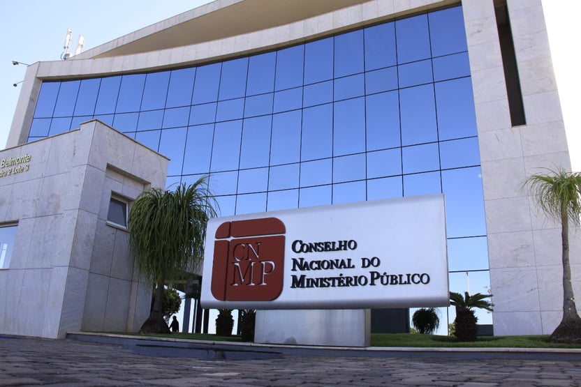 Aras se baseou em decisão do CNMP para pagar supersalários a procuradores