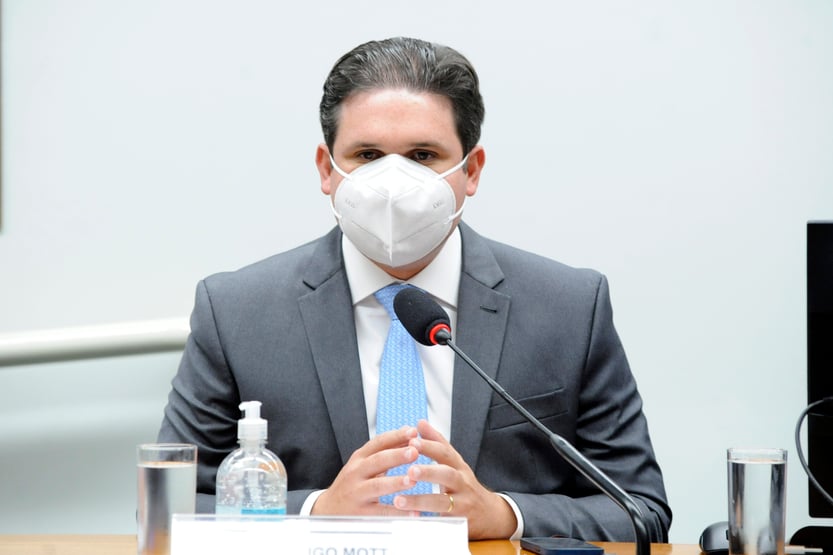 Relator inclui gambiarra no teto de gastos no parecer da PEC dos Precatórios