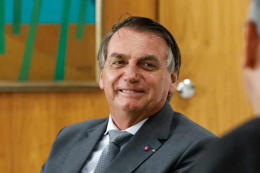 “Se posso trocar ministro, por que não posso acabar com bandeira vermelha?”