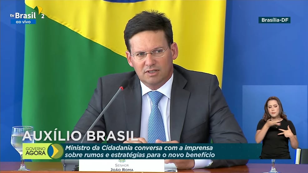 Sem dizer de onde sairá o dinheiro, ministro confirma Auxílio Brasil a partir de novembro