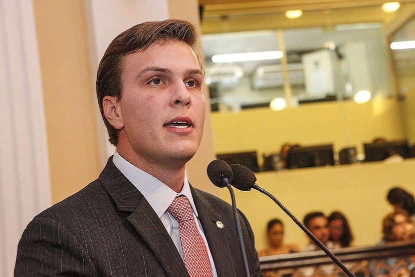 Sem palanque para Bolsonaro