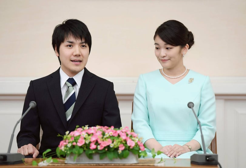 Princesa japonesa e advogado selam união