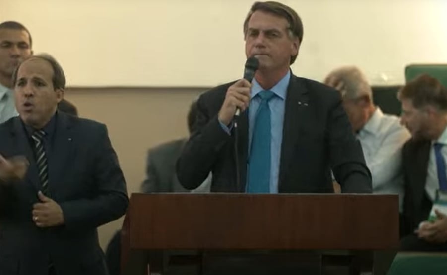 Pastor chama Dia do Evangélico de palhaçada