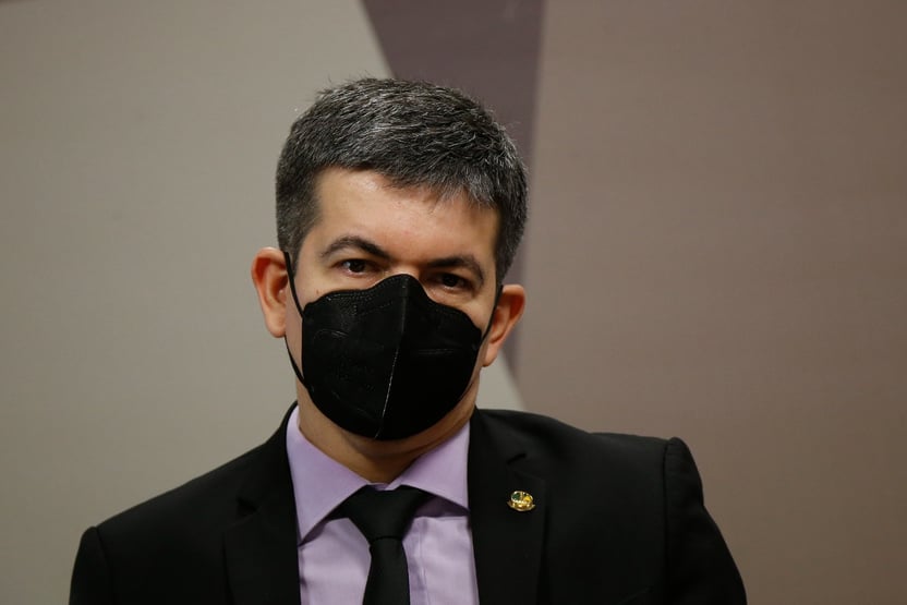 Randolfe está com Covid