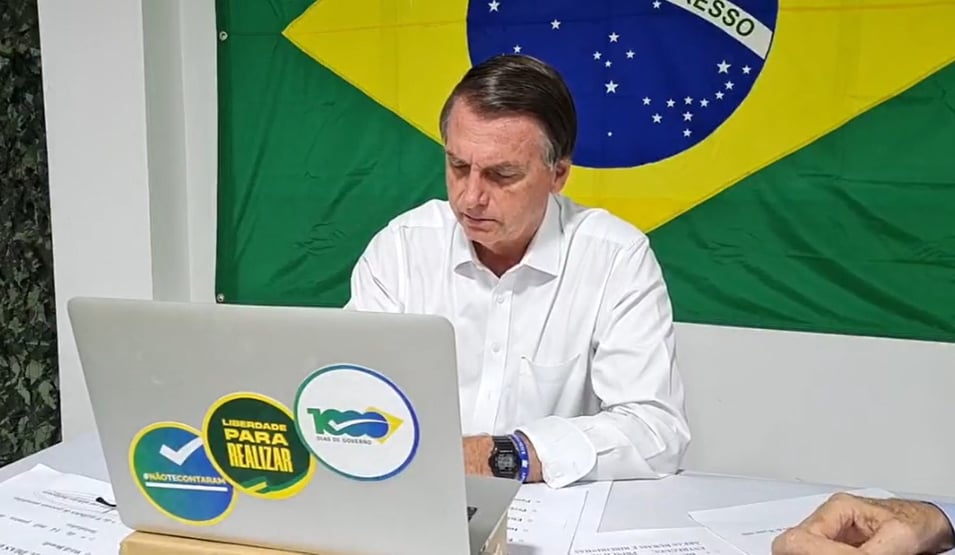 “Impressionante, né? Tudo é homofobia”, diz Bolsonaro, sobre jogador afastado