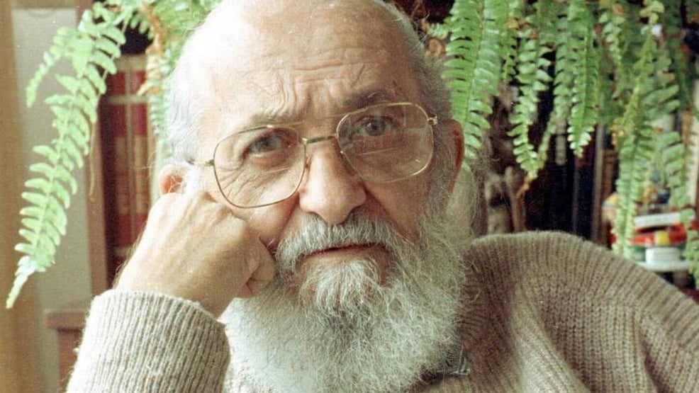 Zero para Paulo Freire