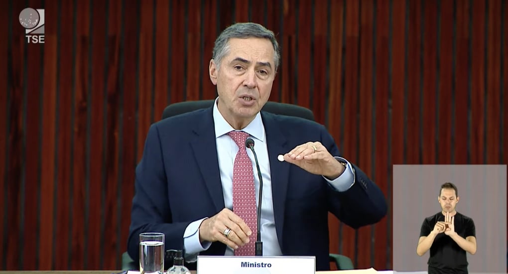 Barroso decide que federações partidárias devem ser registradas até seis meses antes da eleição