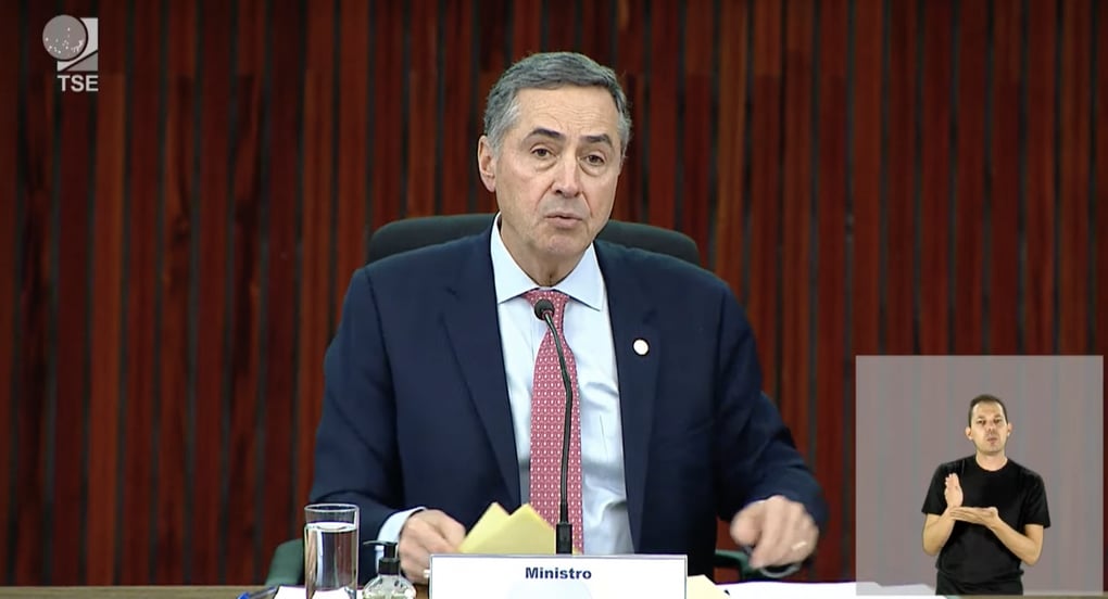Barroso diz ser “ator institucional, não político”