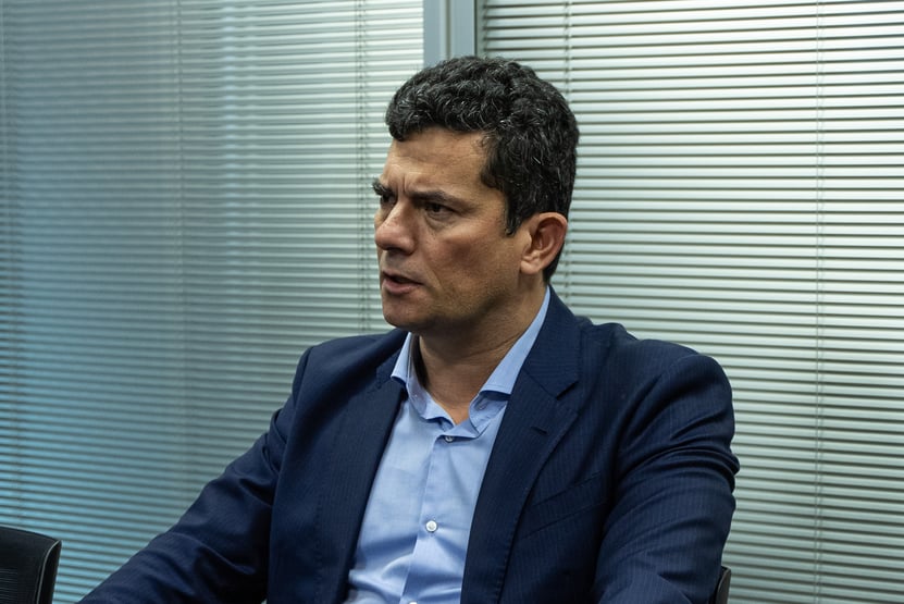 “Gilmar erra muito” e “Lula deveria estar cumprindo pena”, diz Moro