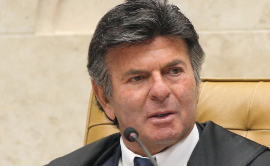 Fux derruba decisão do TCU e libera contrato para compra de imunoglobulina