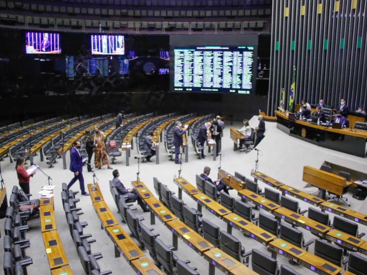 Câmara estima espaço fiscal de R$ 108,4 bilhões com a PEC dos Precatórios
