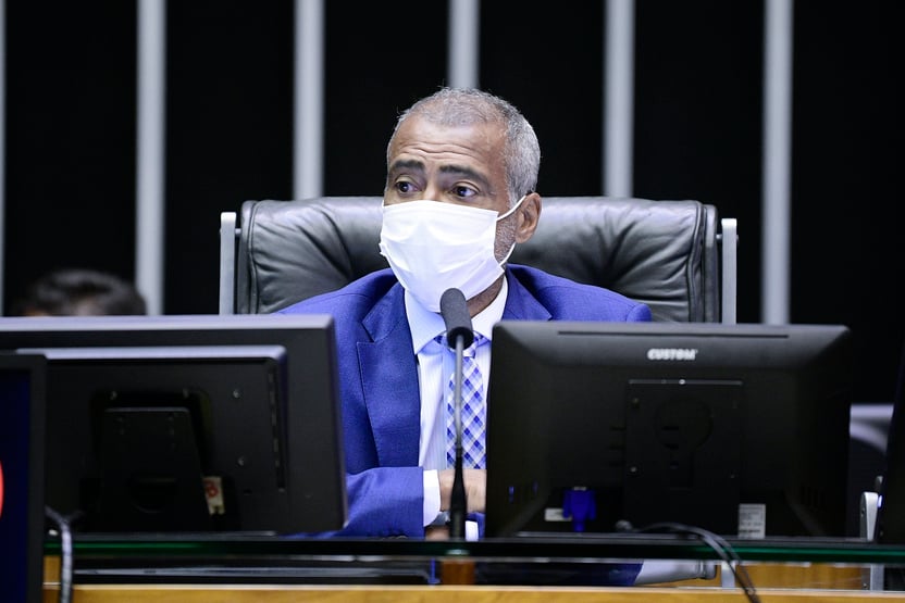 Senado no RJ: Romário tem 14,9% e Daciolo, 12,5%, diz Instituto Paraná