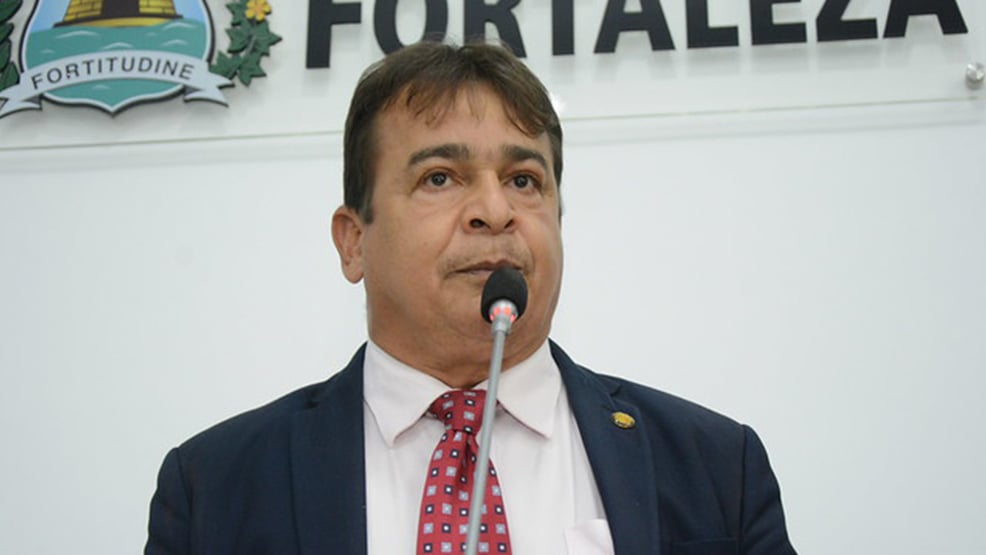 Vereador do PT atropela mulher e é preso por tentativa de feminicídio