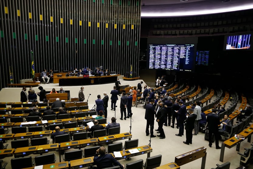 Centrão desiste de mudanças e PEC dos Precatórios terá apenas uma alteração