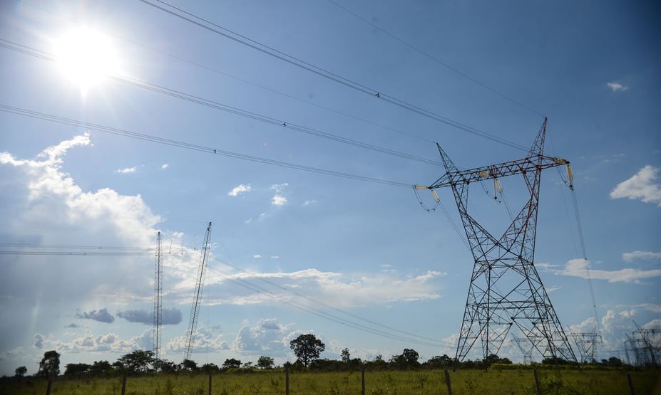 Conta de luz vai subir 21% em 2022, segundo previsão da Aneel