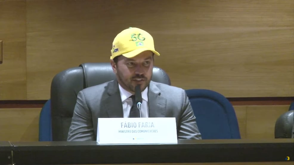 “Até que enfim”, diz Fábio Faria, sobre leilão do 5G