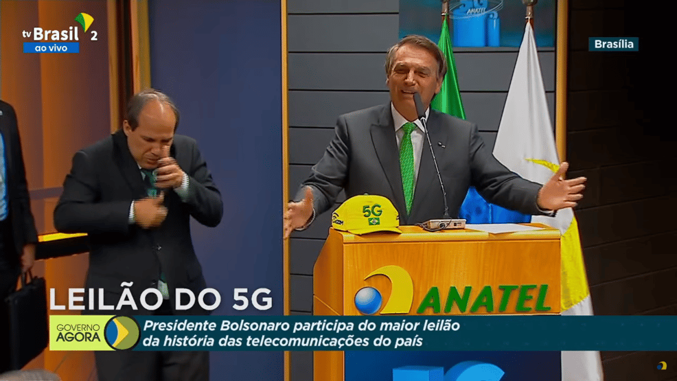 Bolsonaro elogia relator do 5G no TCU: “Não tem quem não seja apaixonado pelo Carreiro”