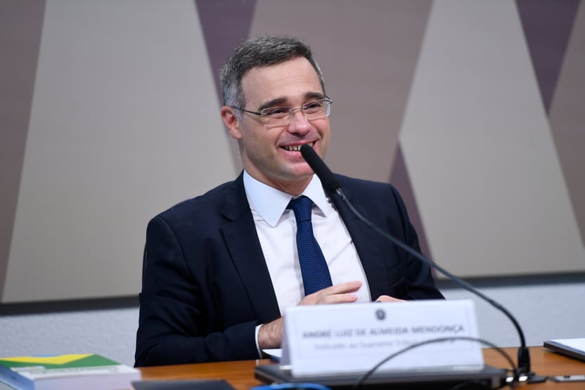 As boas-vindas a André Mendonça