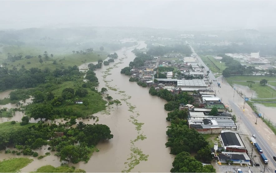 Sobe para 25 o número de mortos pelas chuvas na Bahia