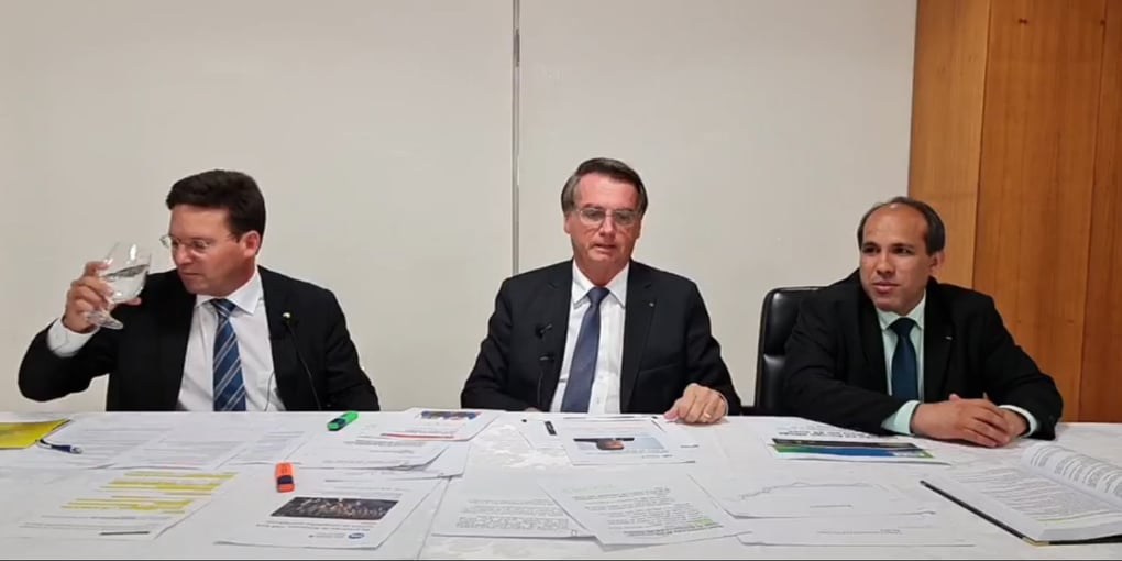 Em live, Bolsonaro chama Moro de mentiroso deslavado