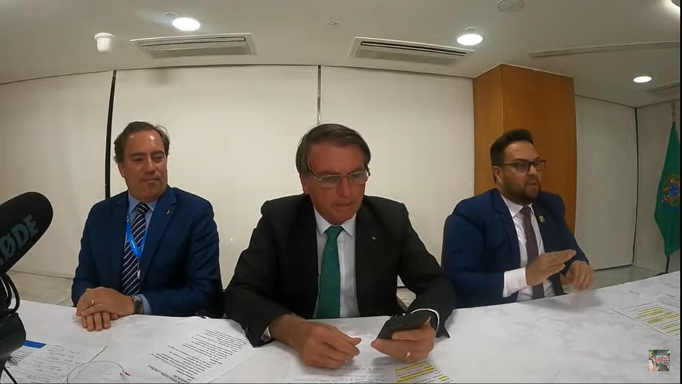 Bolsonaro diz que Amazônia “não pega fogo” e que queimadas são “fogueiras de São João”