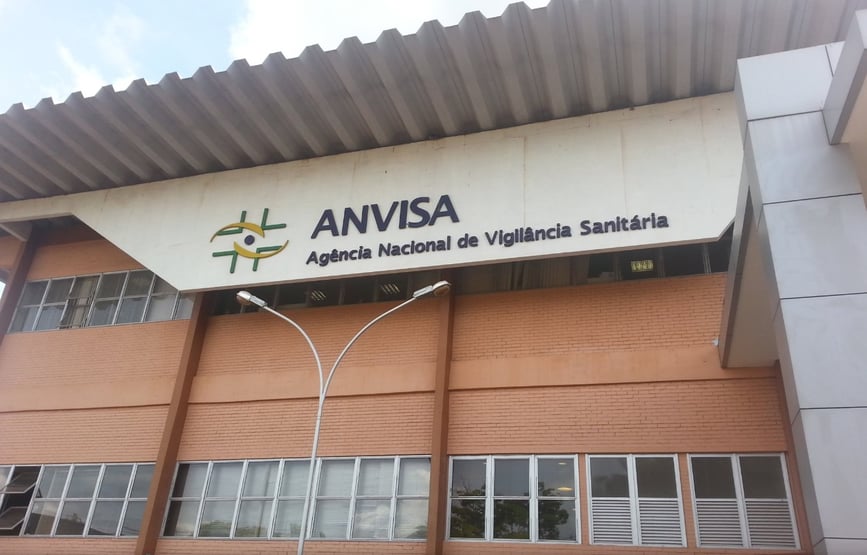 Diretores da Anvisa são ameaçados após aprovação da Coronavac para crianças