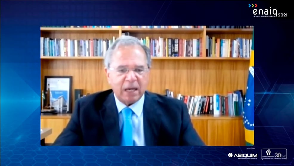 Guedes: “É claro que vai haver desaceleração forte, porque os juros estão subindo”