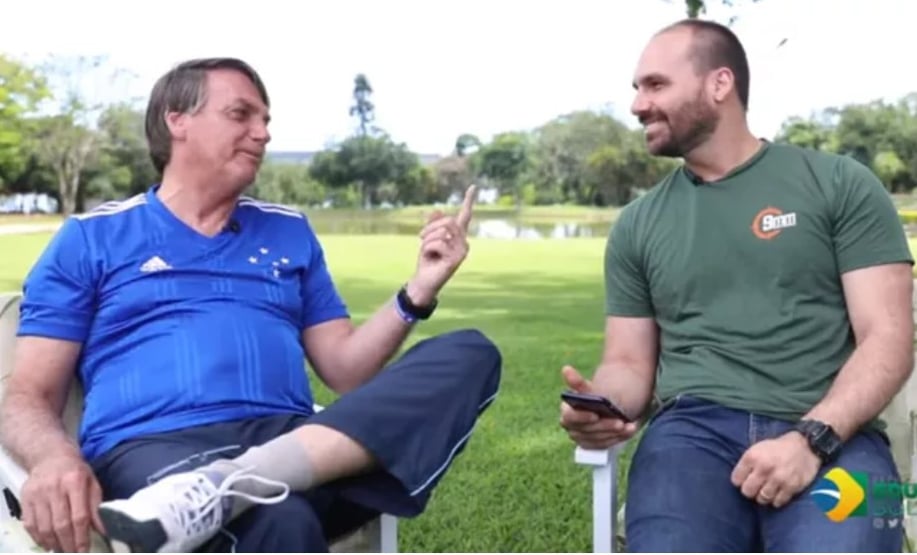 YouTube apaga vídeo em que Bolsonaro mente sobre vacinas