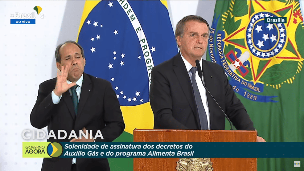 Bolsonaro: “Não façamos da vacina uma batalha, um cavalo de batalha”
